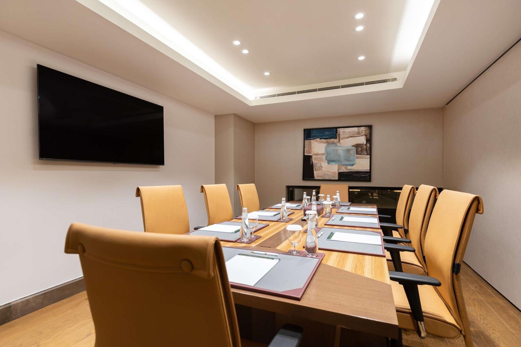 Mansard Riyadh, A Radisson Collection Hotel Riade Exterior foto Meeting room at the hotel