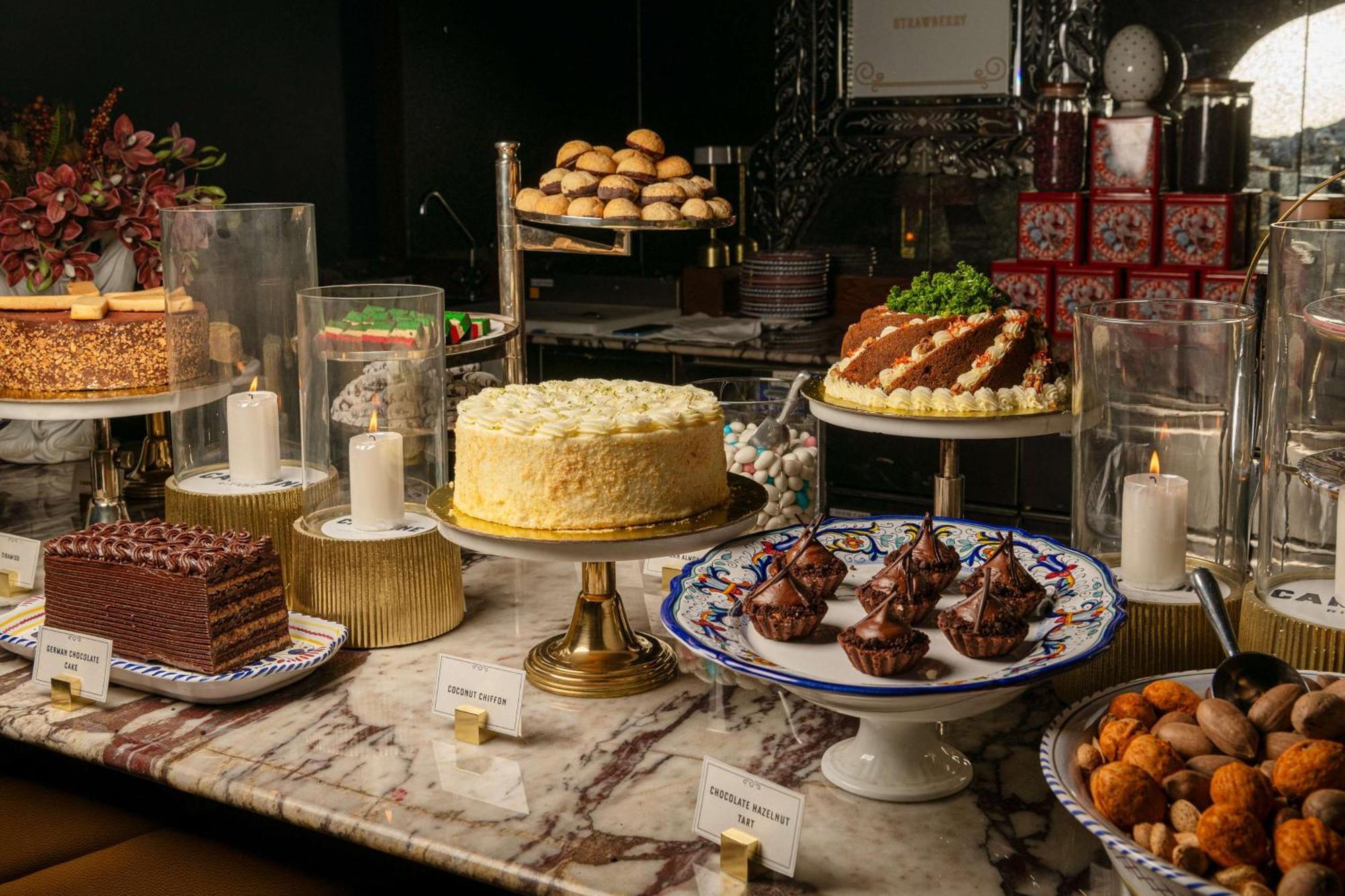 Mansard Riyadh, A Radisson Collection Hotel Riade Exterior foto A dessert buffet